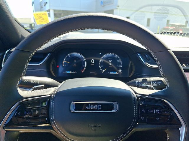 Used 2024 Jeep Grand Cherokee Overland w/ Luxury Tech Group IV AWD/4WD image 21