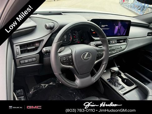 Used 2024 Lexus ES 350 w/ Luxury Package image 4