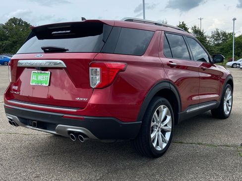 Used 2022 Ford Explorer Platinum w/ Equipment Group 601A AWD/4WD image 3