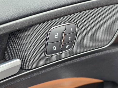 Used 2020 Ford Fusion Titanium image 11