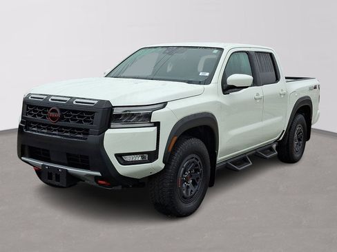 Used 2025 Nissan Frontier PRO-4X image 3