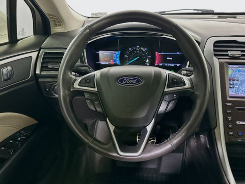 Used 2016 Ford Fusion Energi Titanium FWD image 17