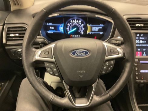 Used 2018 Ford Fusion Titanium image 15