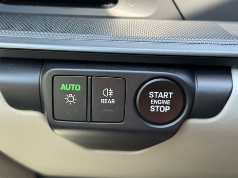 Certified 2025 Porsche 911 Carrera image 24