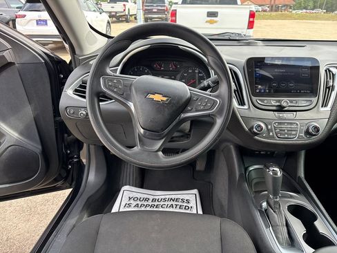 Used 2020 Chevrolet Malibu LT FWD image 13