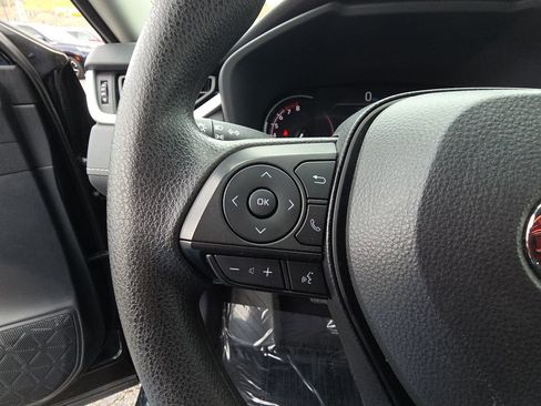 Used 2025 Toyota RAV4 XLE image 18