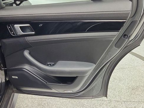 Used 2018 Porsche Panamera 4 AWD/4WD image 37