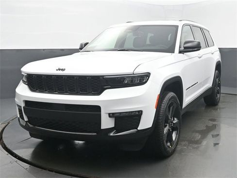 New 2025 Jeep Grand Cherokee L Limited image 1