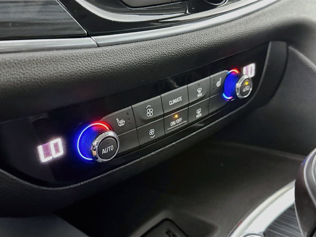 Used 2019 Buick Enclave Essence AWD/4WD image 19