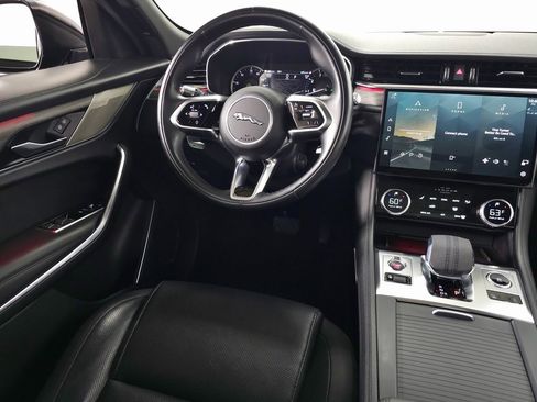 Certified 2022 Jaguar F-PACE S image 19