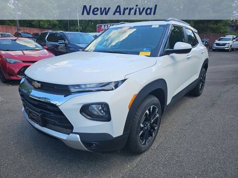 Used 2023 Chevrolet TrailBlazer LT w/ Convenience Package AWD/4WD image 1
