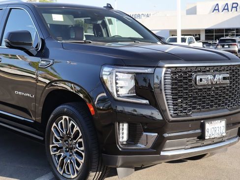Used 2024 GMC Yukon XL Denali Ultimate AWD/4WD image 9