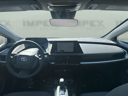 Used 2025 Toyota Prius XLE image 11