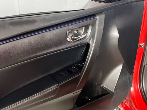 Used 2017 Toyota Corolla SE FWD image 17