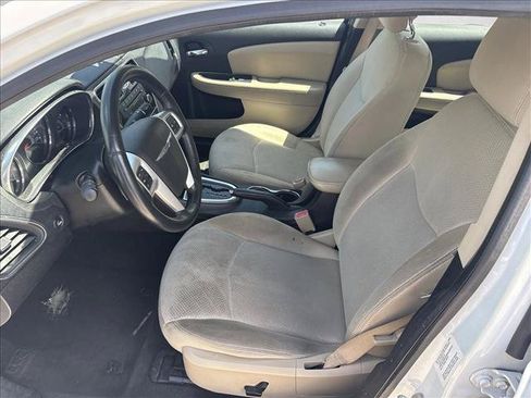 Used 2014 Chrysler 200 Touring FWD image 9
