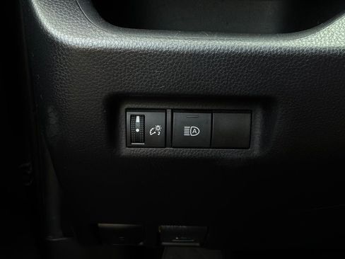 Used 2019 Toyota RAV4 XLE w/ Carpet Mat Package FWD image 21