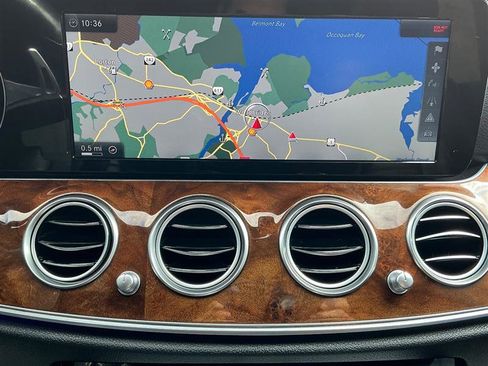 Used 2017 Mercedes-Benz E 300 4MATIC image 40