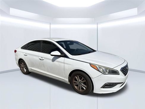 Used 2015 Hyundai Sonata SE w/ Option Group 02 FWD image 11