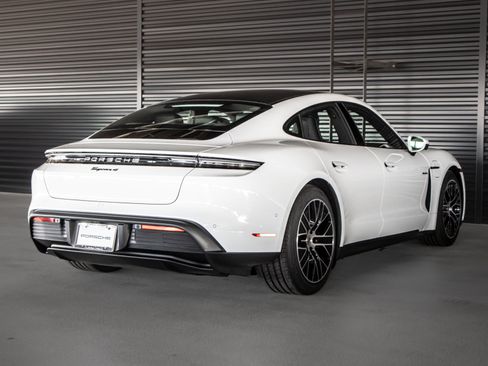 Certified 2026 Porsche Taycan AWD/4WD image 10