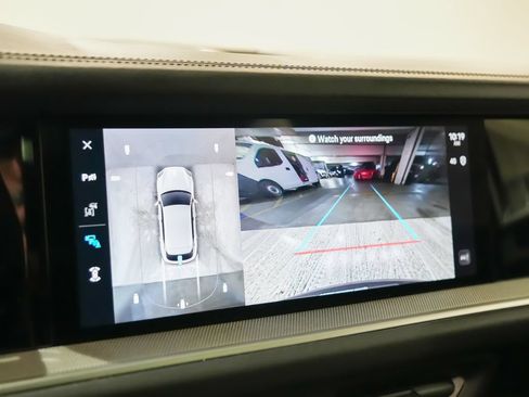 Certified 2024 Porsche Cayenne AWD/4WD image 29