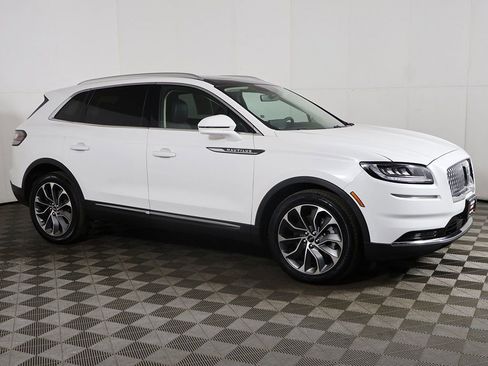 Used 2022 Lincoln Nautilus Reserve image 16