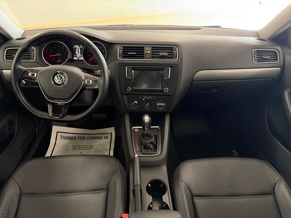 Used 2017 Volkswagen Jetta SE FWD image 12