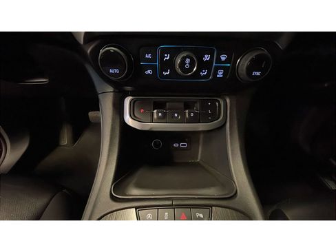 Used 2023 GMC Acadia SLT AWD/4WD image 14