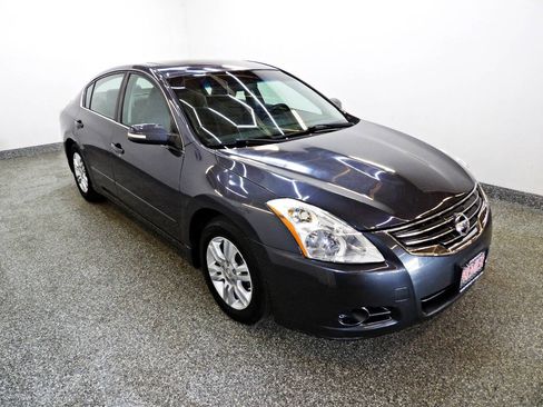 Used 2010 Nissan Altima 2.5 SL w/ SL Pkg FWD image 3