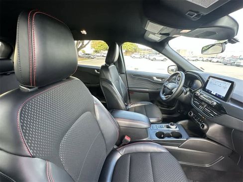 Used 2025 Ford Escape ST-Line image 27