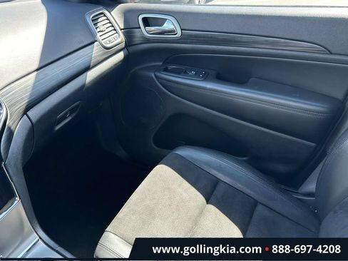 Used 2019 Jeep Grand Cherokee Altitude AWD/4WD image 30