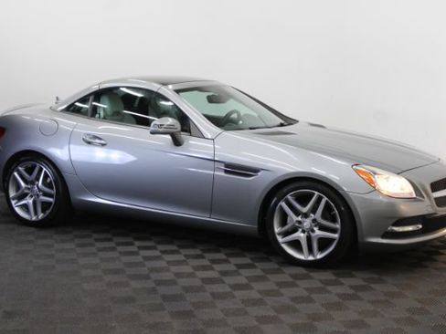 Used 2014 Mercedes-Benz SLK 250 image 3