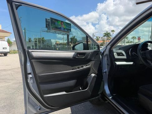 Used 2018 Subaru Outback 2.5i AWD/4WD image 9