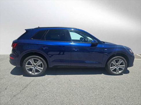 Certified 2025 Audi Q5 2.0T Premium w/ Convenience Plus Package AWD/4WD image 2