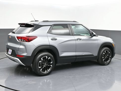Certified 2023 Chevrolet TrailBlazer LT w/ Convenience Package FWD image 8