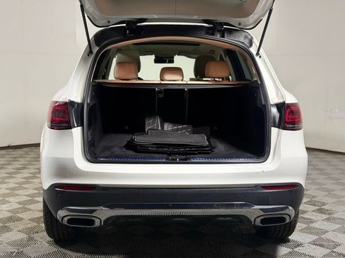 Used 2022 Mercedes-Benz GLC 300 4MATIC w/ Premium Package Lite image 6