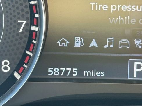 Used 2024 Nissan Armada SL w/ Captain's Chairs Package image 34