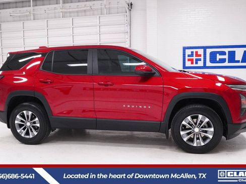 Used 2026 Chevrolet Equinox LT w/ LPO, Floor Liner Package FWD image 4
