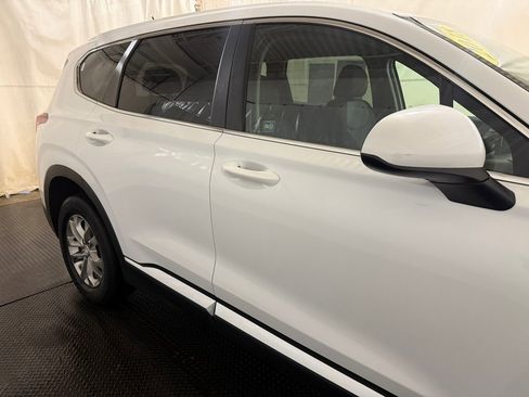 Used 2019 Hyundai Santa Fe SE image 12