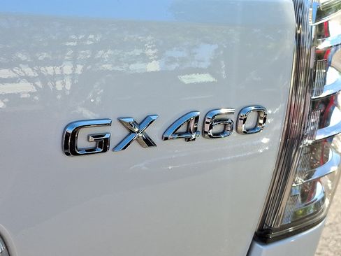 Used 2023 Lexus GX 460 Premium w/ Premium Package AWD/4WD image 32