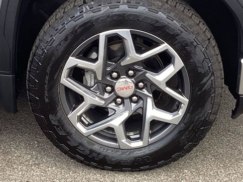 Used 2023 GMC Sierra 1500 SLT w/ SLT Premium Package AWD/4WD image 22