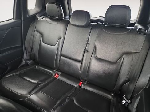 Used 2019 Jeep Renegade Limited w/ UConnect 8.4 Nav Group image 13