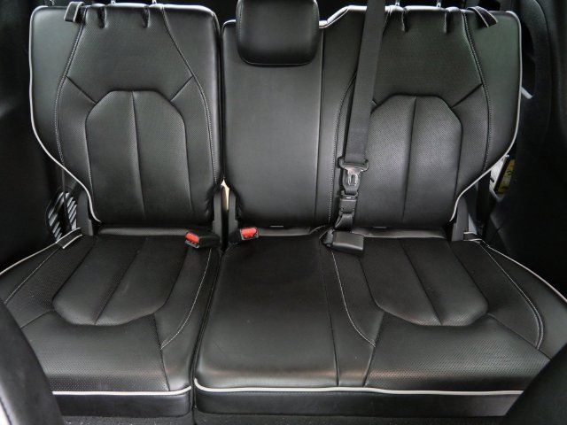Used 2025 Chrysler Pacifica Limited FWD image 14