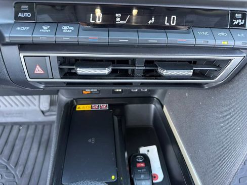 Used 2025 Toyota Camry LE FWD image 25