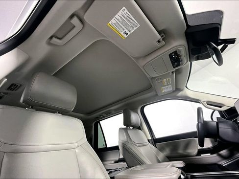 Used 2025 Ford Expedition Active AWD/4WD image 22