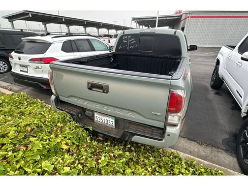 Used 2023 Toyota Tacoma TRD Off-Road w/ Technology Package AWD/4WD image 6