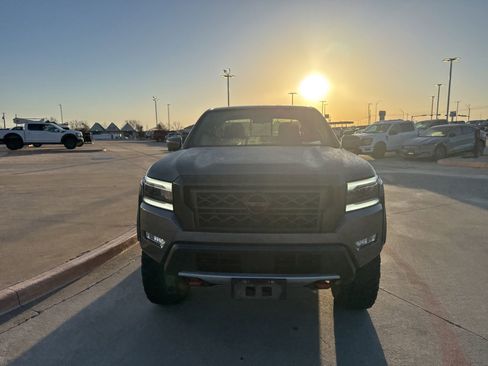 Used 2023 Nissan Frontier PRO-4X w/ Pro Convenience Package image 3