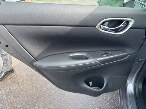 Used 2017 Nissan Sentra SV w/ Style Package image 18