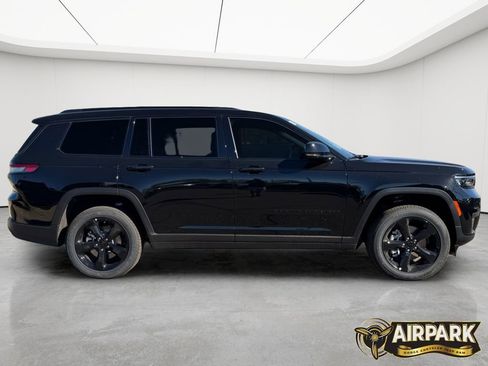 New 2025 Jeep Grand Cherokee L Altitude AWD/4WD image 3