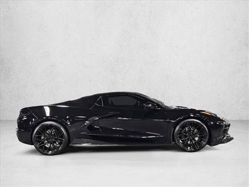 Used 2023 Chevrolet Corvette Stingray Premium Conv w/ Z51 Performance Package RWD image 4