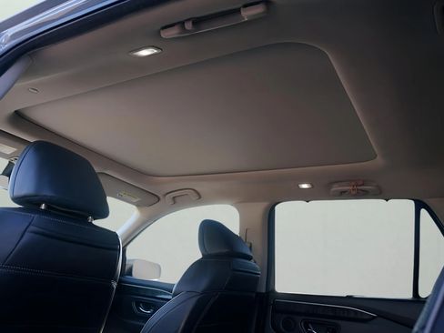 Used 2023 Honda Pilot Elite image 6